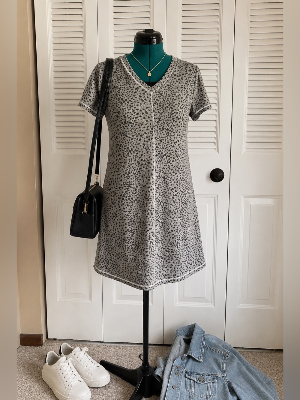 Anne Klein Gray Leopard Print T Shirt Dress Soft Stretch Mini Dress Size Small